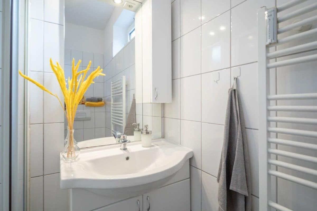 Beautiful 2 Bedroom Apartment Incl Parking ฮัมบูร์ก ภายนอก รูปภาพ